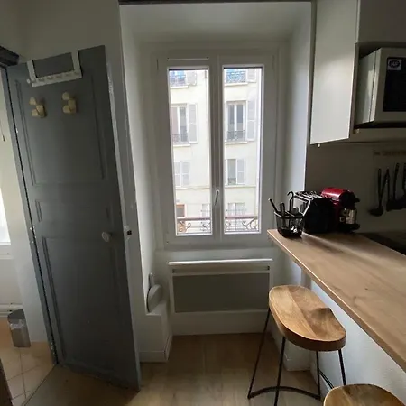 Studio Unique 14 *